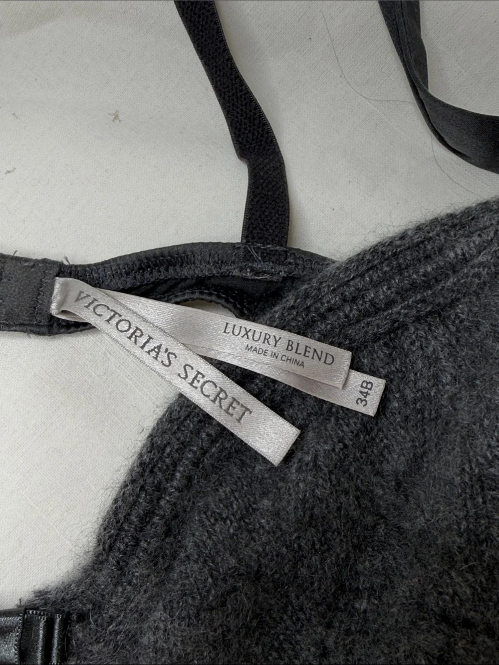 Victorias Secret ‘Luxury Blend’ Cashmere & Silk Bra Size 34B - Picture 2 of 4
